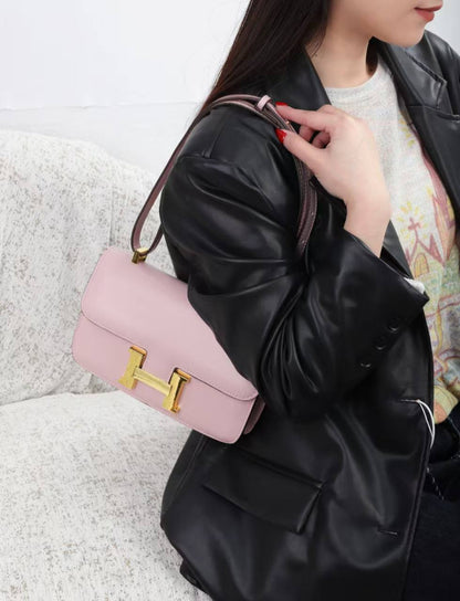 Hermes
90 dhs🪙🌨️
high quality 
With box   
🎁🎁🎁

24cm

Zain26
♥️♥️♥️