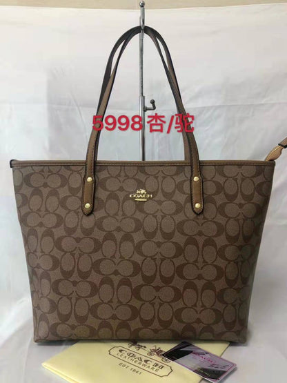 Coach
90 dhs✅
size 42cm

Zain26
♥️♥️♥️