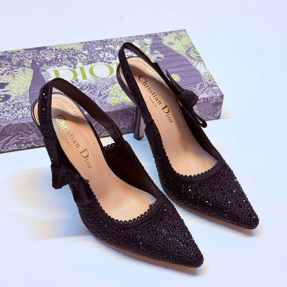 New Coming 

Dior Lady Heel👠
115 dhs🇦🇪

Size:36-41

Withbox & paper Bag🛍️

Zain40
♥️♥️♥️