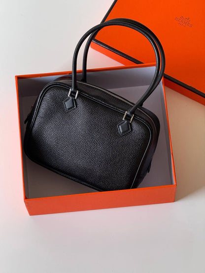 Hermes birkin 25cm💕master quality😍

with box❤️
🎁🎁🎁

500 dhs🪙🖤🇦🇪

Zain52
♥️♥️♥️