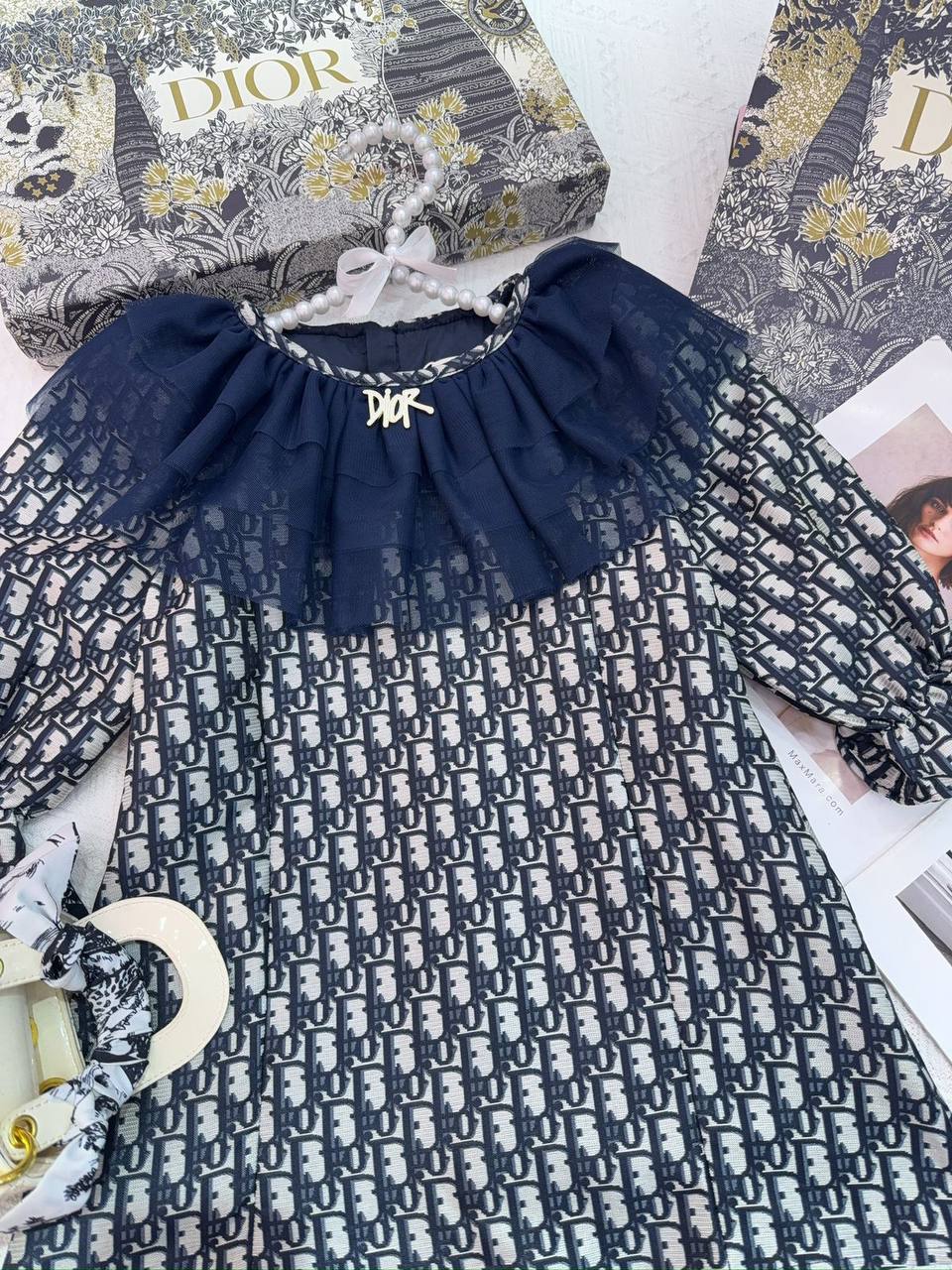 Dior
2-10y 
100 dhs🪙💚

Zain151
♥️♥️♥️