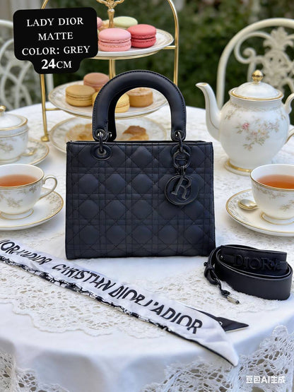 ᴄʀɪsᴛɪᴀɴ Dior sʜɪɴɴʏ
(ʟᴀᴅʏ ᴅɪᴏʀ)
ɢᴏʟᴅ ʜᴀʀᴅᴡᴀʀᴇ
ᴡɪᴛʜʙᴏx🎁
ᴘᴀᴛᴇɴᴛ ʟᴇᴀᴛʜᴇʀ
sɪᴢᴇ:𝟐𝟒ᴄᴍ
110 dhs✅

Zain56
♥️♥️♥️