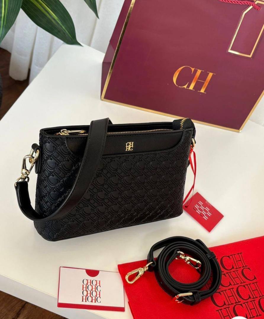 CH
95 dhs🇦🇪🇦🇪

with box
size  21cm

Zain26
♥️♥️♥️