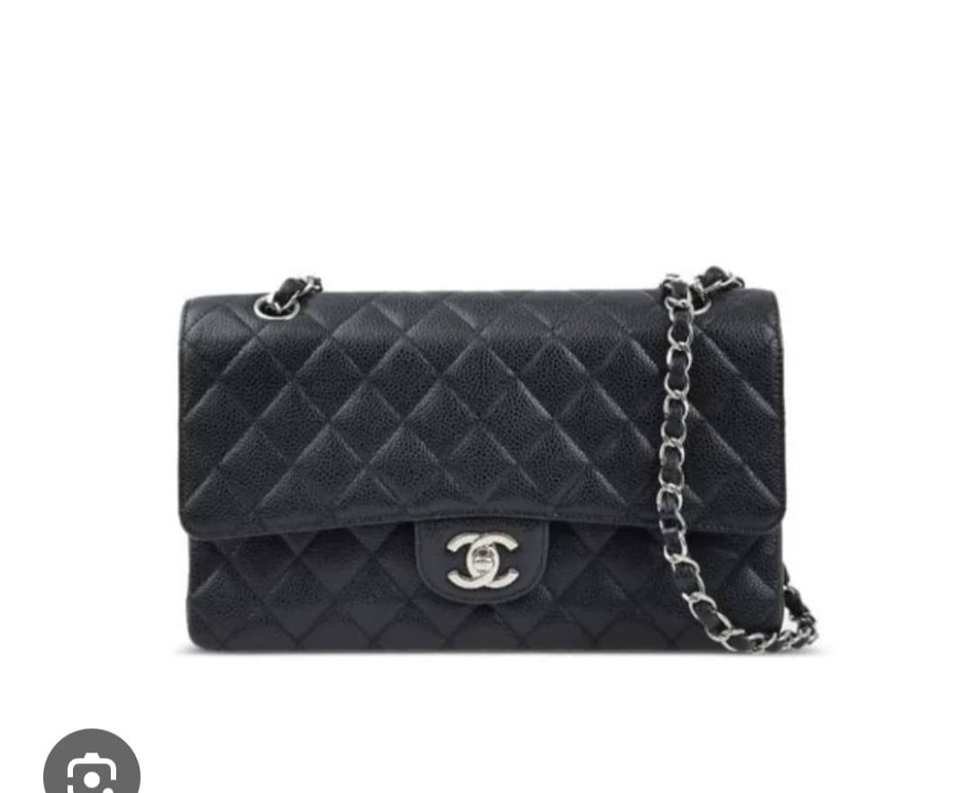 Chanel
nice quality
110 dhs✅
withbox

Zain143
♥️♥️♥️