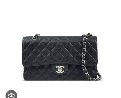 Chanel
nice quality
110 dhs✅
withbox

Zain143
♥️♥️♥️