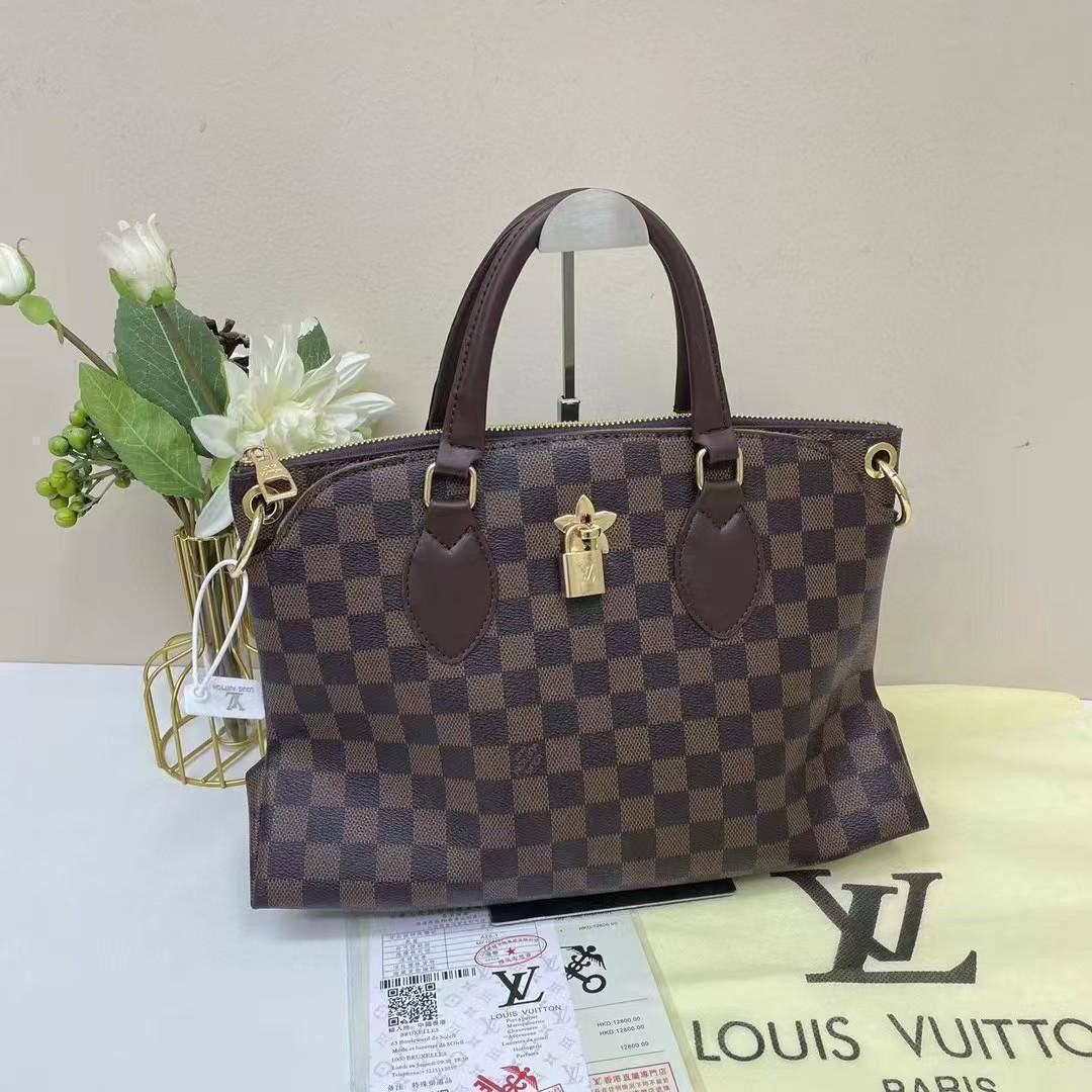 LV
30*21*10 cm
65 dhs🪙🌨️

Zain17
♥️♥️♥️