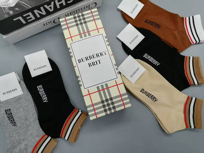 SOCKS 🆕

45 DHS💓

WITH GOOD BOX 📦
🎁🎁🎁

Zain231
♥️♥️♥️