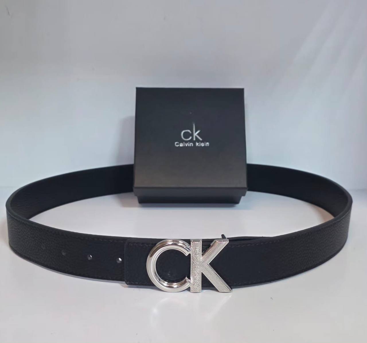 Mens belts 
with box
35 dhs💛

Zain232
♥️♥️♥️