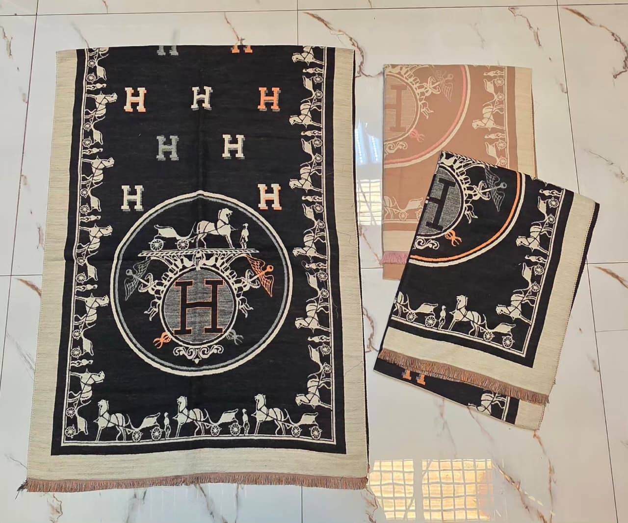 Scarf
40 dhs✅

Zain232
♥️♥️♥️