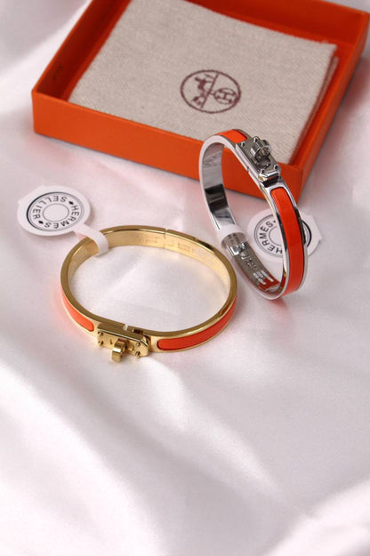 *HERMES*  🧡🐎
    *  ⬆️MINI CLIC KELLY BRACELET
* ⁠↗️ *Super Master Quality* ®️
* ⁠Gold Plated
* ⁠Size 17cm
*125 dhs👑* with *Normal* Box & Bag
*145 dhs👑* with *Orignal* Packaging 🎁

Zain209
♥️♥️♥️