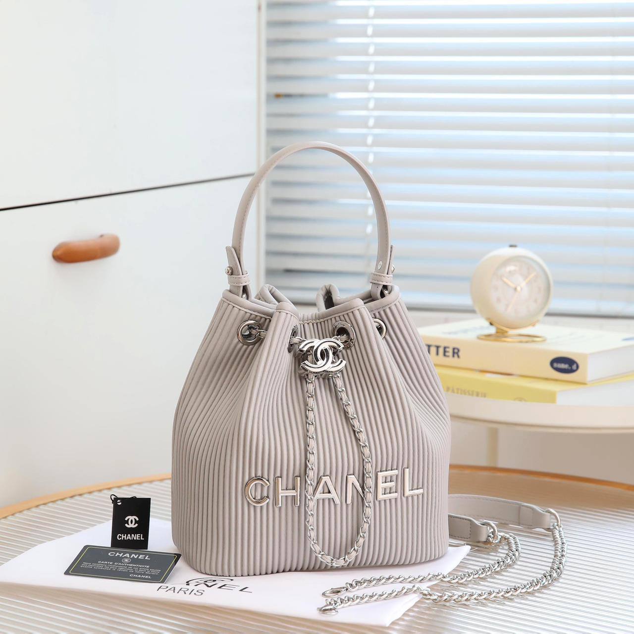 Chanel
110 dhs🌺 

With Box
🎁🎁🎁

Zain50
♥️♥️♥️