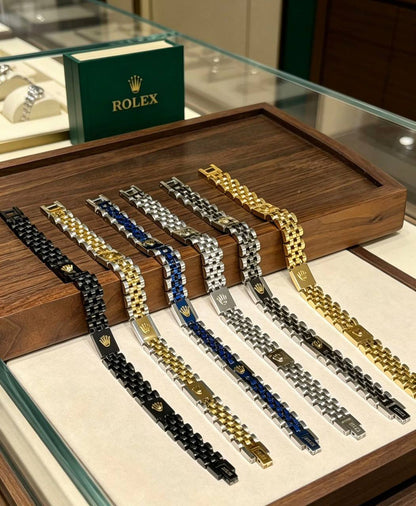 Men’s bracelet ❤️‍🔥*
Stainless steel 💯
Non tarnish 💥
One year warranty 💯
With black boxes 🗃️ 
40 dhs✅

Zain216
♥️♥️♥️