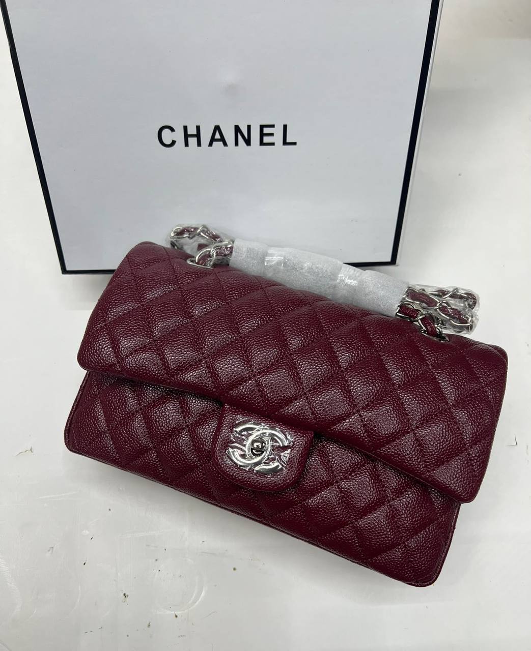 Chanel
WITH BOX 
HIGH QUALITY 
120 dhs🇦🇪🇦🇪

Zain169
♥️♥️♥️