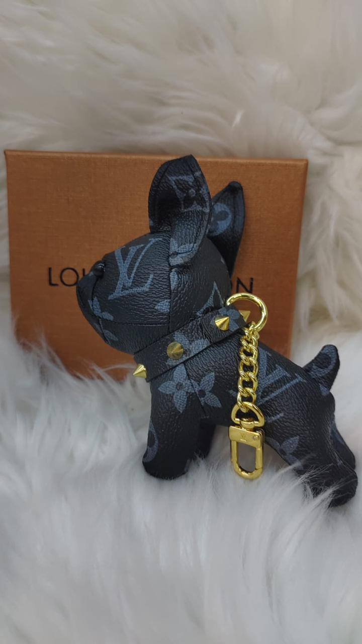 LV key holders & bags charm accessories
All sizes price 
55 dhs✅

Zain88
♥️♥️♥️