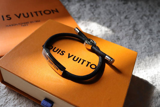 LV Master Bracelet
75 dhs❣️

Zain33
♥️♥️♥️