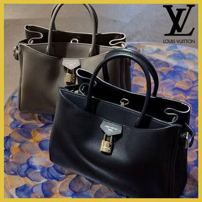 Master Bags
New Stock Came 
For Price 👇 WhatsApp✅
0568585901 
0507557372
0552275751 Owner Zain 👌

Zain314
♥️♥️♥️