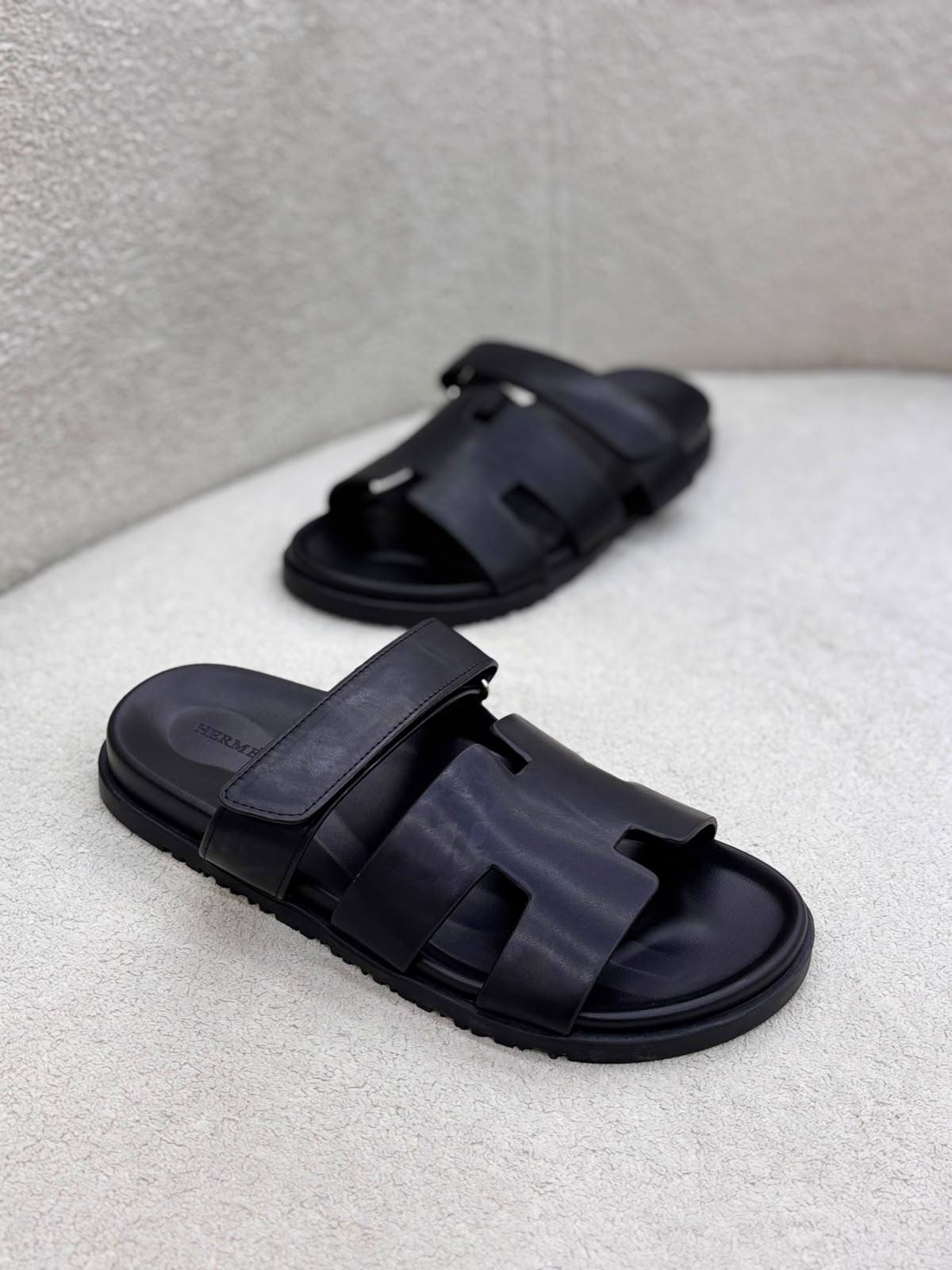Hermes
110 dhs🇦🇪🇦🇪
Size 40-45

Zain55
♥️♥️♥️