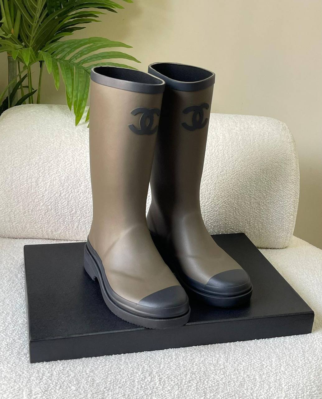 CHANEL 
SuperMaster Quality 💯
500 dhs🪙🖤
Size:36-41💥

Zain171
♥️♥️♥️