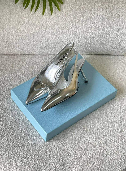 PRADA 
SuperMaster Quality 💯
450 dhs🪙🖤
Size: 36 -41 💥

Zain171
♥️♥️♥️