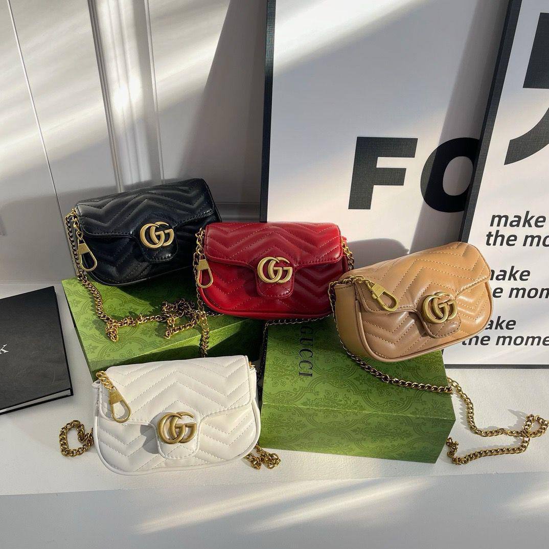 Gucci
18*11*6cm

With box
🎁🎁🎁

65 dhs🪙💕

Zain17
♥️♥️♥️