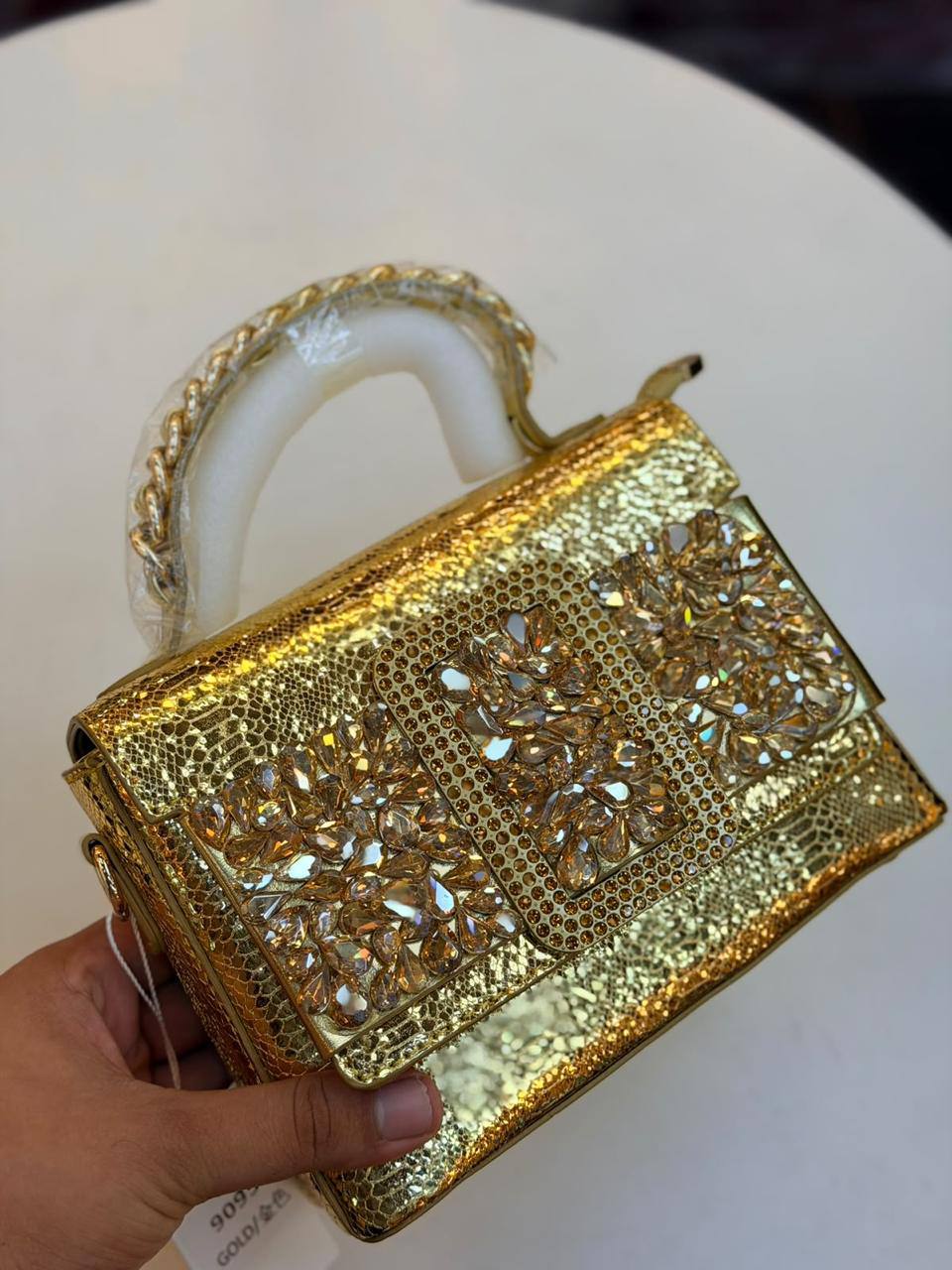 150 dhs

Zain175
♥️♥️♥️