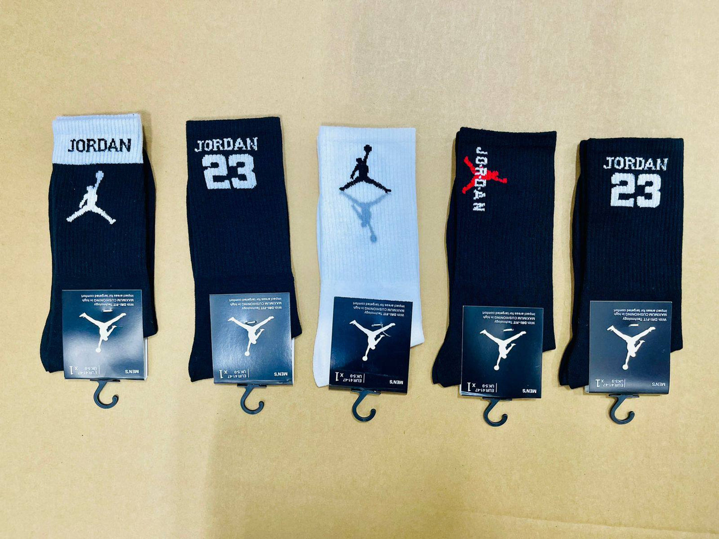 Long Sock
55 dhs❣️

Zain27
♥️♥️♥️