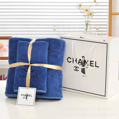 Towel one set
 with paper bag 
45 dhs💓

Zain295
♥️♥️♥️
