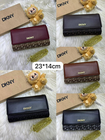 💖 DKNY
Good quality +🎁
Size : 23 * 13 cm
70 dhs✅

with  box
🎁🎁🎁

Zain115
♥️♥️♥️