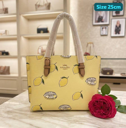 Caoch

Good quality 

with box 
115 dhs🇦🇪🇦🇪🇦🇪

Zain186
♥️♥️♥️