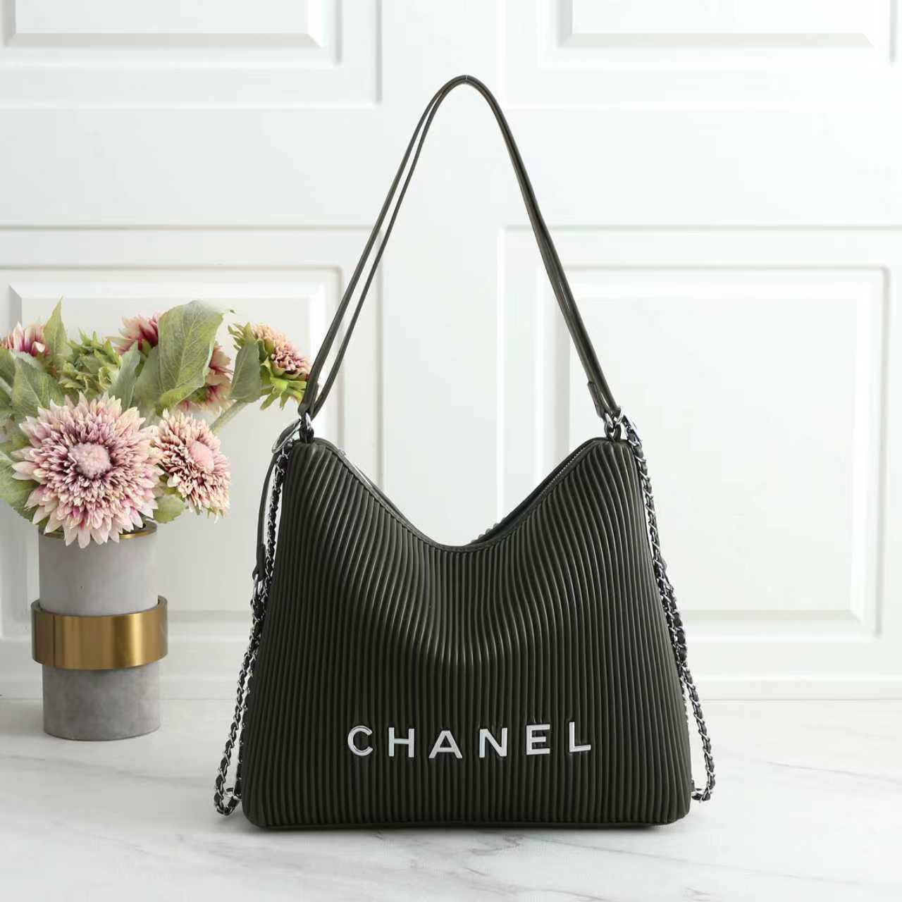 CHANEL 
GOOD QUALITY
120 dhs✅

Zain200
♥️♥️♥️