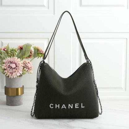 CHANEL 
GOOD QUALITY
120 dhs✅

Zain200
♥️♥️♥️