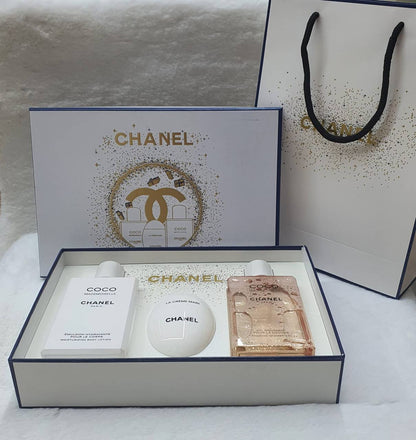 Chanel Set
90 dhs✅

Zain65
♥️♥️♥️
