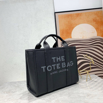 The Tote Bag
33*26*11cm
115 dhs✅

Zain17
♥️♥️♥️