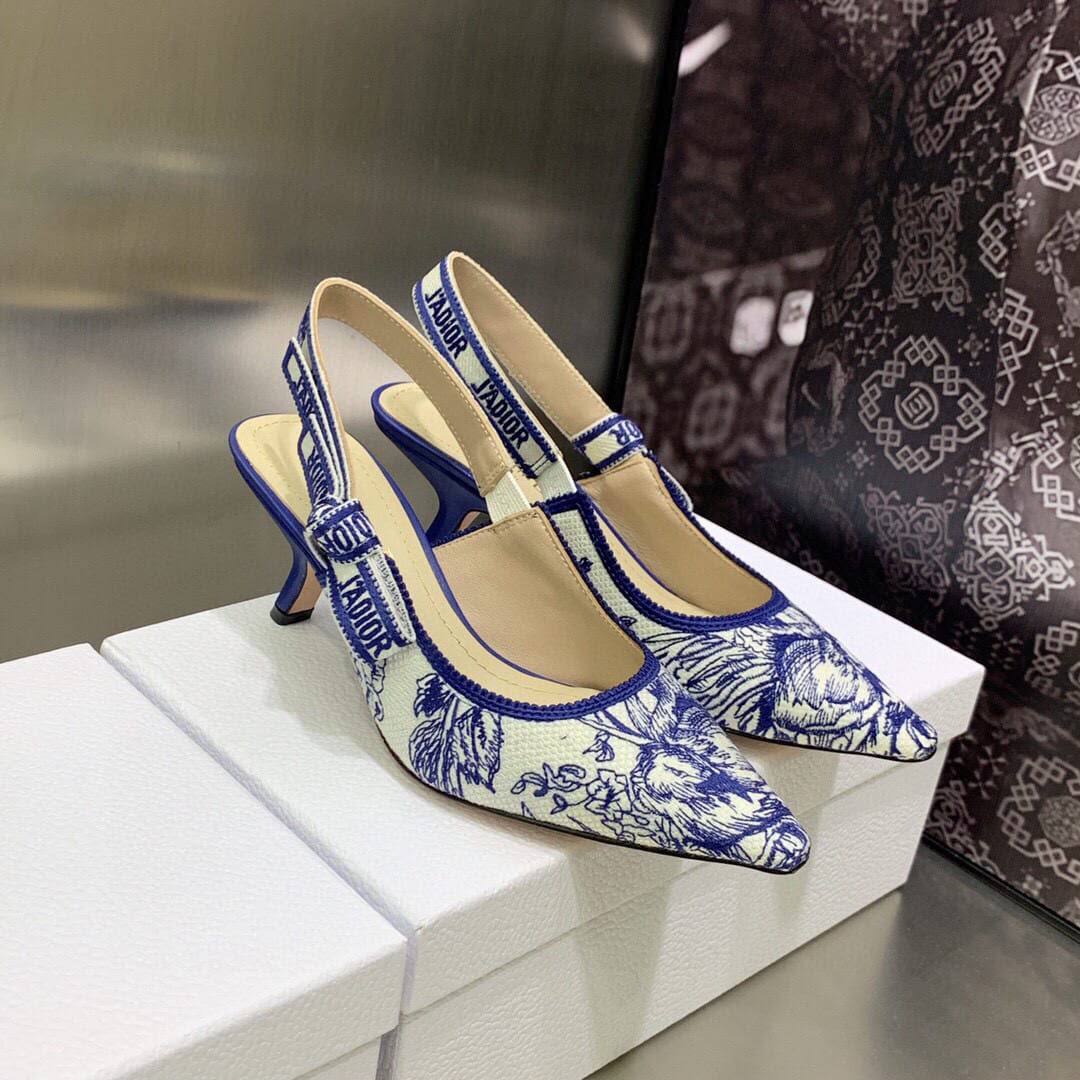 Dior

Size 36-42 
120 dhs🇦🇪🇦🇪🇦🇪

Zain132
♥️♥️♥️