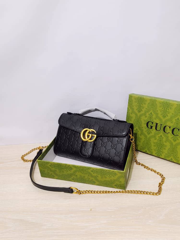 Coach

70 dhs🪙💕 

high quality 

with box  
🎁🎁🎁
23cm

Zain26
♥️♥️♥️