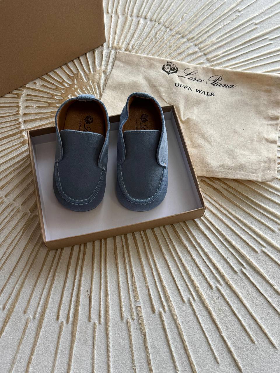 loro piana 
 Super master quality 😍
Size:21To25
250 dhs🪙🌨️

Zain261
♥️♥️