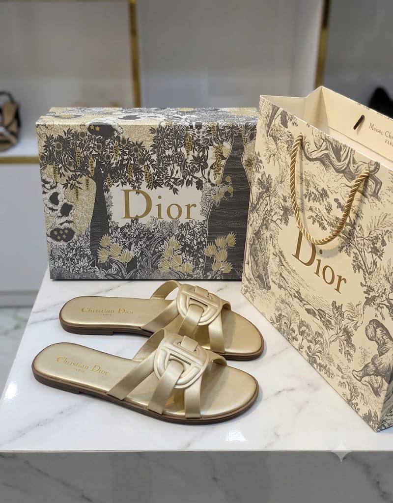 New Arrived🛬
DIOR SLIPPER🥿
GOOD QUALITY😍
85 dhs✅
Size:36-41

Zain40
♥️♥️♥️