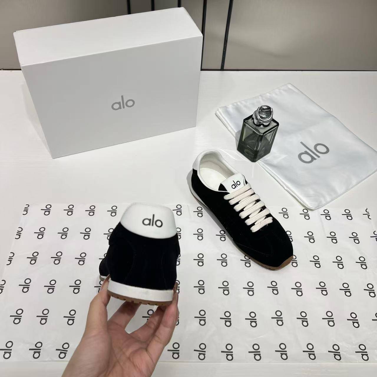 ALO SHOWS 
Size 36-41
140 dhs🪙🌨️

Zain40
♥️♥️♥️