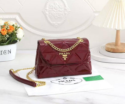 Prada  
size : 23 * 15 * 8 cm
85 dhs🪙💕

with box 🎁

Zain115
♥️♥️♥️
