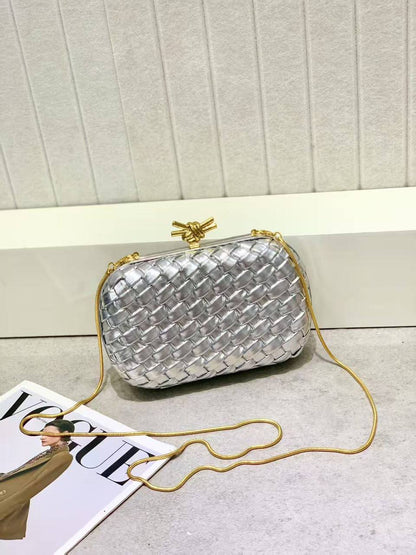 Bottega

100 dhs🇦🇪🇦🇪🇦🇪

High-quality 
with box

Zain35
♥️♥️♥️