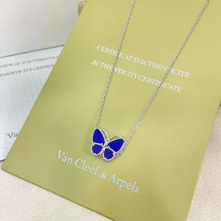 VCA ❤️‍🔥*
Necklace 🦋
Master quality ✨
With normal boxes 🗃️ 
50 dhs✅
With master box 📦 
75 dhs✅

Zain216
♥️♥️♥️
