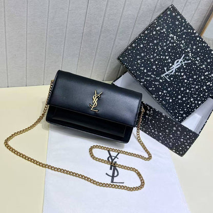 YSL
95 dhs✅
With box

Zain219
♥️♥️♥️