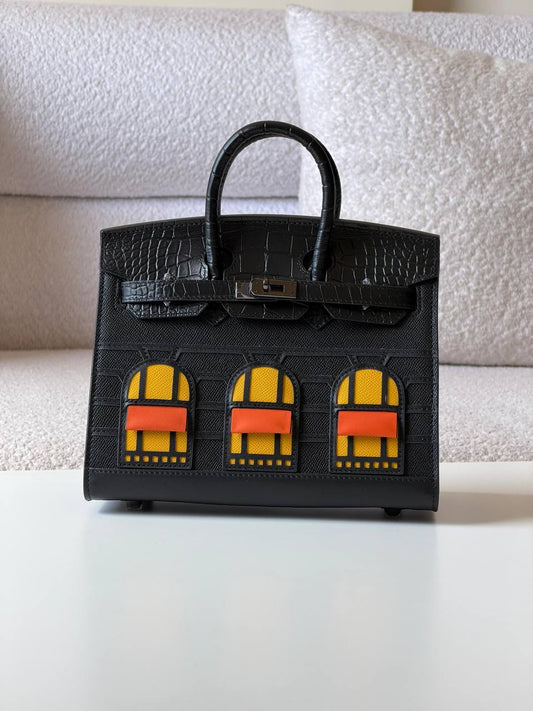 Hermes
 Birikin 25cm💕master quality😍with box❤️
750 dhs✅

Zain52
♥️♥️♥️