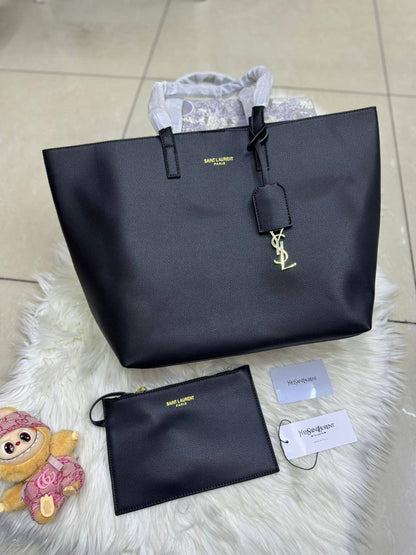 ❤️ Ysl Tote
1️⃣ First quality 
Size : 48 * 31 cm
100 dhs✅

Zain115
♥️♥️♥️