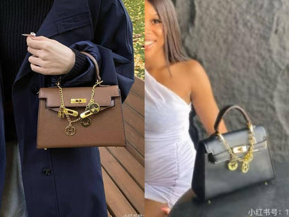 💗Hermes Killy 
1⃣️ First quality
 + chain⛓️+ 2 strap +🎁
Size : 22 *15 *7 cm
90 dhs✅
with box🎁

Zain115
♥️♥️♥️