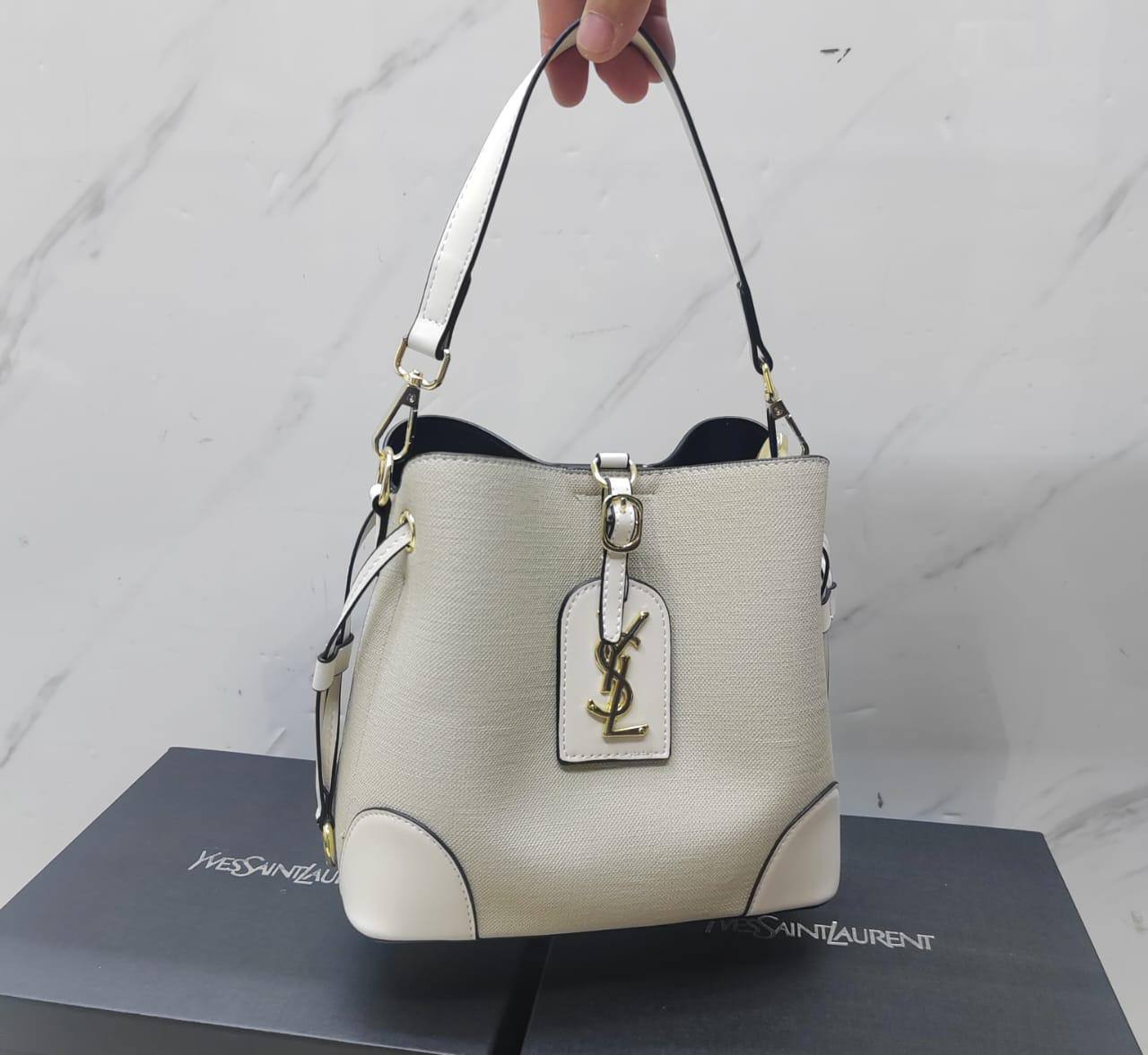 Bags

LV - Gucci - Bottega - Fendi
Dior - YSL

withbox 
🎁🎁🎁

110 dhs✅

Zain143
♥️♥️♥️