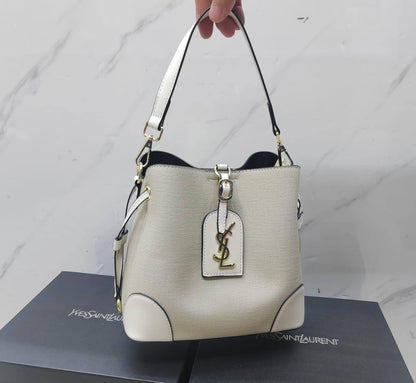 Bags

LV - Gucci - Bottega - Fendi
Dior - YSL

withbox 
🎁🎁🎁

110 dhs✅

Zain143
♥️♥️♥️