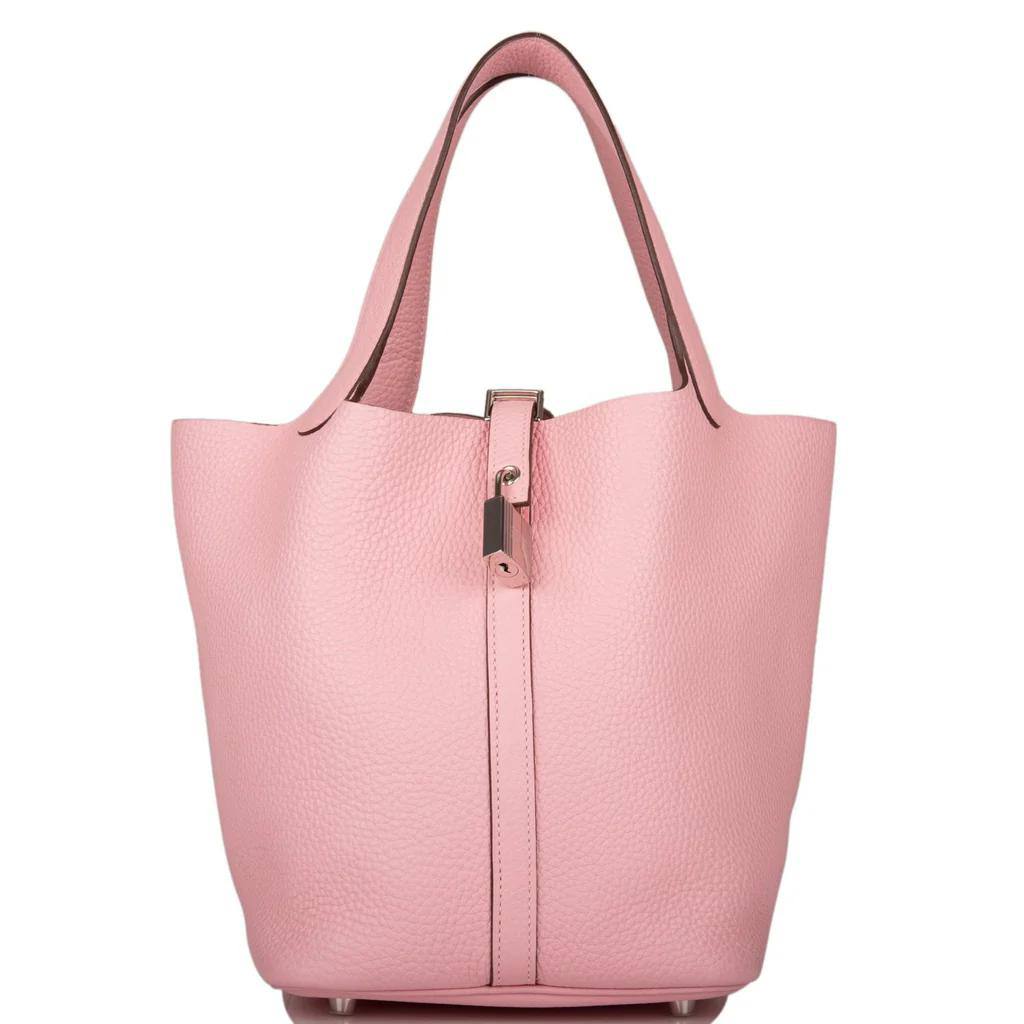 Hermes
Best quality

With box’s
🎁🎁🎁

90 dhs❣️
size 22cm

Zain158
♥️♥️♥️