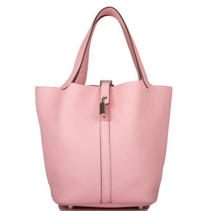 Hermes
Best quality

With box’s
🎁🎁🎁

90 dhs❣️
size 22cm

Zain158
♥️♥️♥️