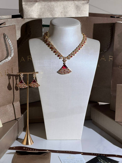 *BVlGARI*
New Collection 😍

Quality: Super Master 
Non -Tarnish color
* Necklace 
* ⁠Earrings
* For Price 👇 WTSP Text Zain 0568585901
* ⁠⁠
* ⁠Zain268
♥️♥️♥️